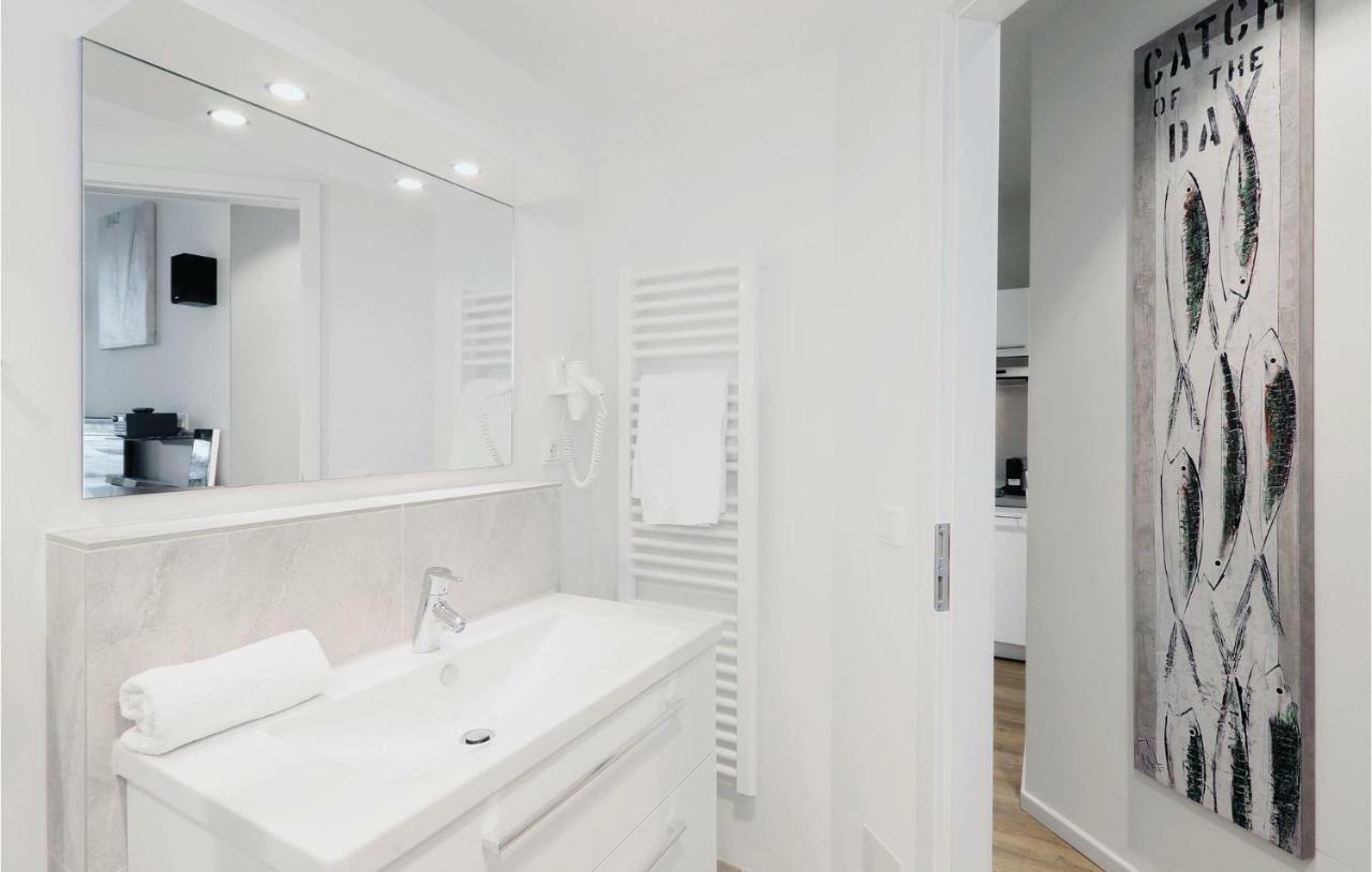 Cozy Apartment In Luebeck Travemuende With Kitchen Buitenkant foto